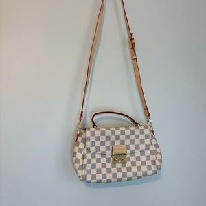 Elegant Beige Checkered Crossbody Bag